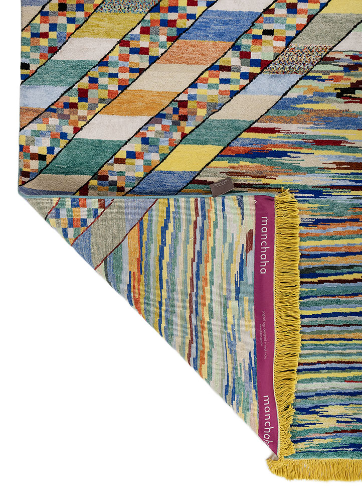 manchaha green wool and bamboo silk hand knotted Rug - Perspective