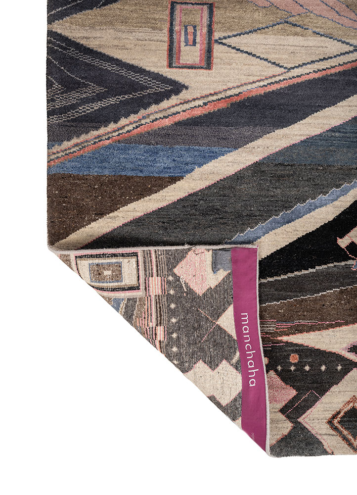 manchaha grey and black wool and bamboo silk hand knotted Rug - Perspective