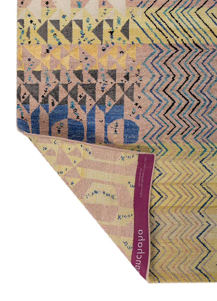 manchaha pink and purple wool and bamboo silk hand knotted Rug - Perspective
