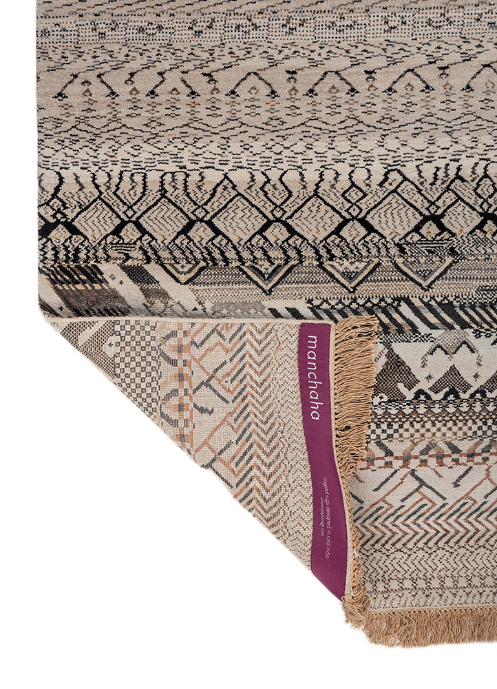 manchaha ivory wool and bamboo silk hand knotted Rug - Perspective