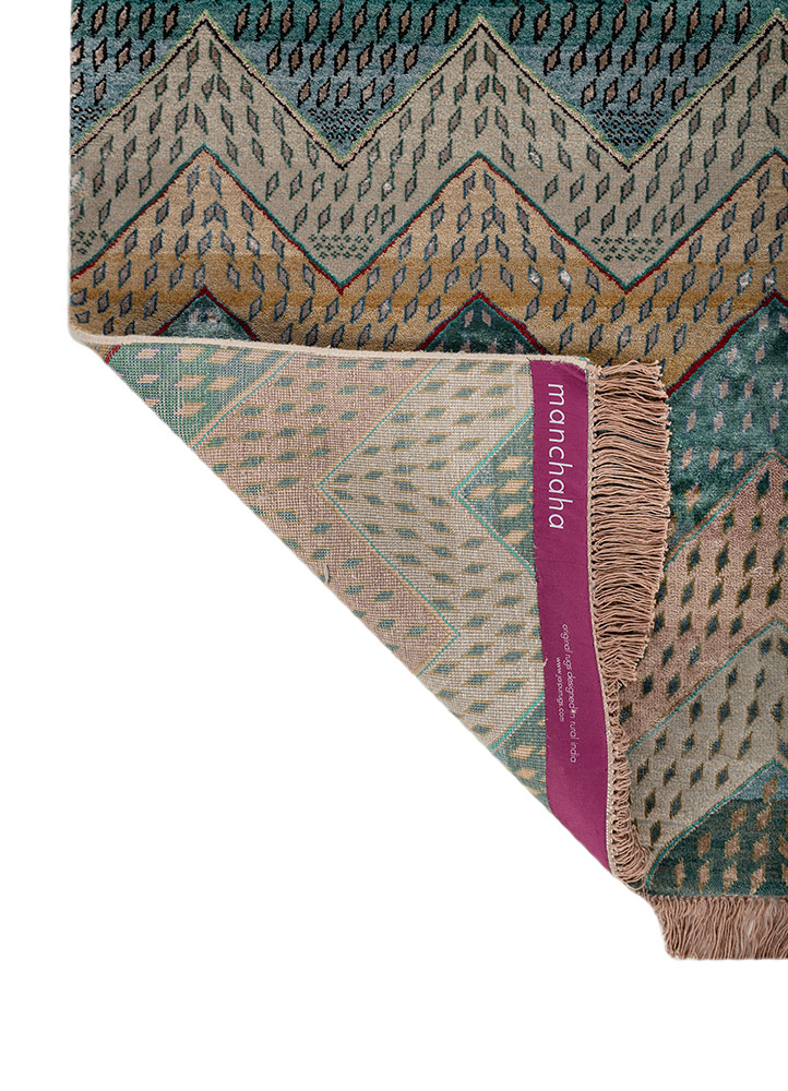 manchaha green wool and bamboo silk hand knotted Rug - Perspective