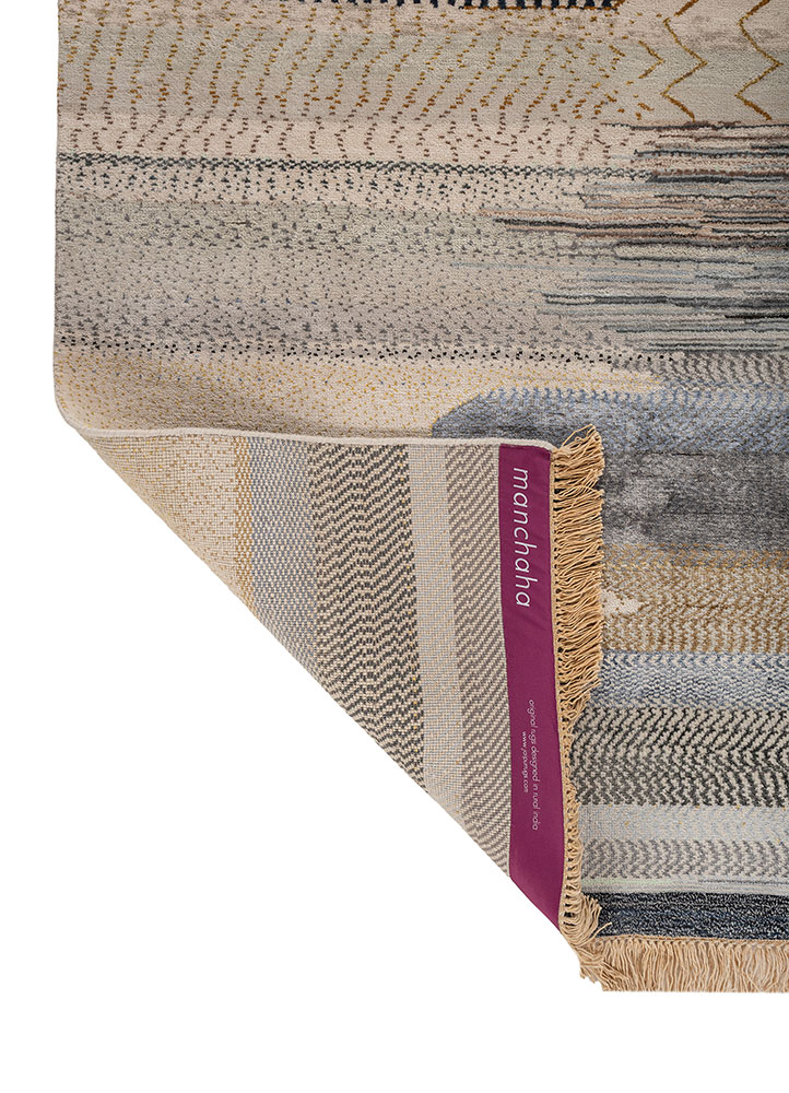 manchaha ivory wool and bamboo silk hand knotted Rug - Perspective
