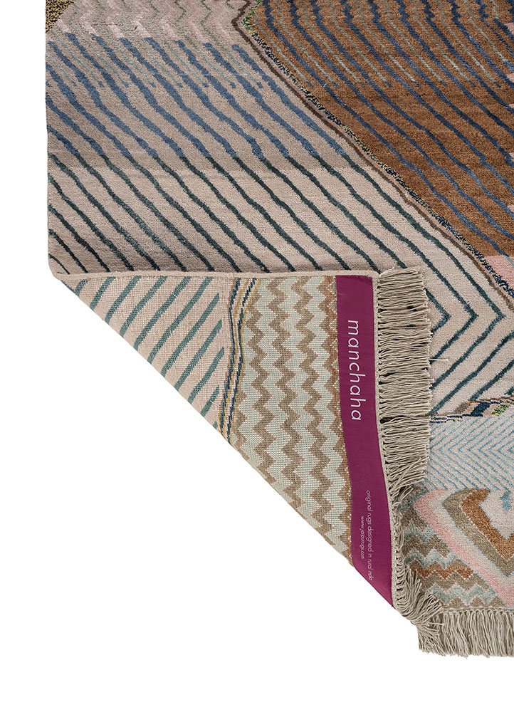 manchaha ivory wool and bamboo silk hand knotted Rug - Perspective