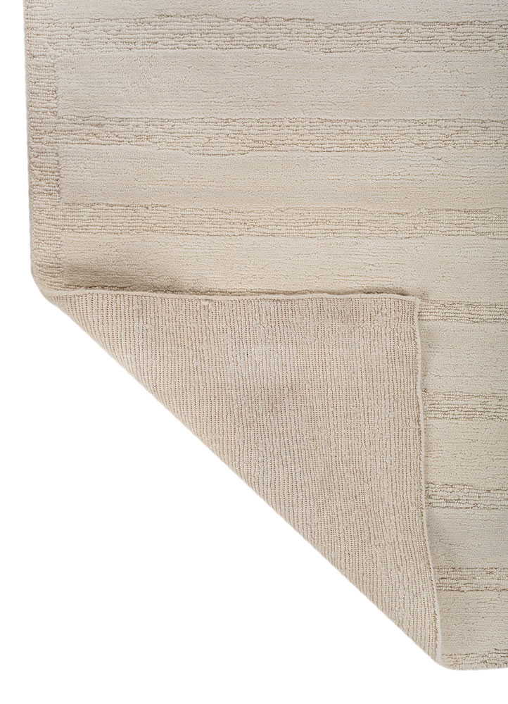 zuri ivory marino wool hand knotted Rug - Perspective