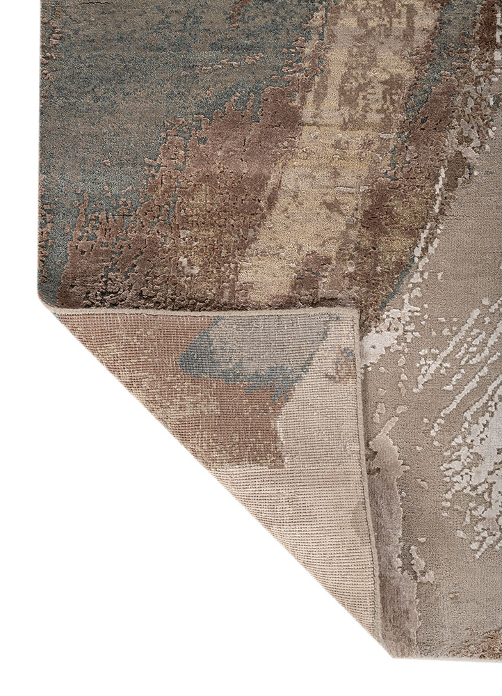 aprezo blue wool and bamboo silk hand knotted Rug - Perspective