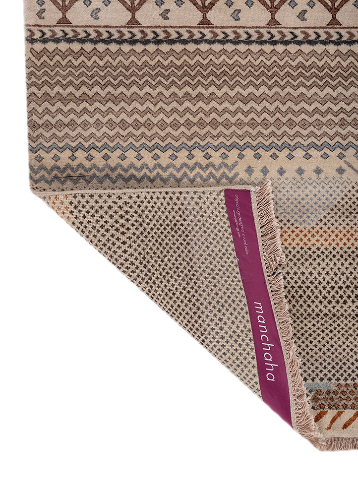 manchaha ivory wool and silk hand knotted Rug - Perspective
