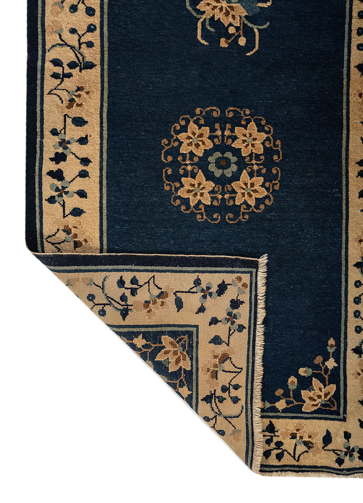 pechino blue wool hand knotted Rug - Perspective