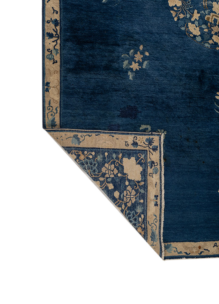 pechino blue wool hand knotted Rug - Perspective