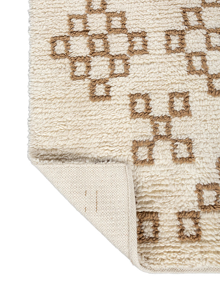 zuri grey and black wool hand knotted Rug - Perspective