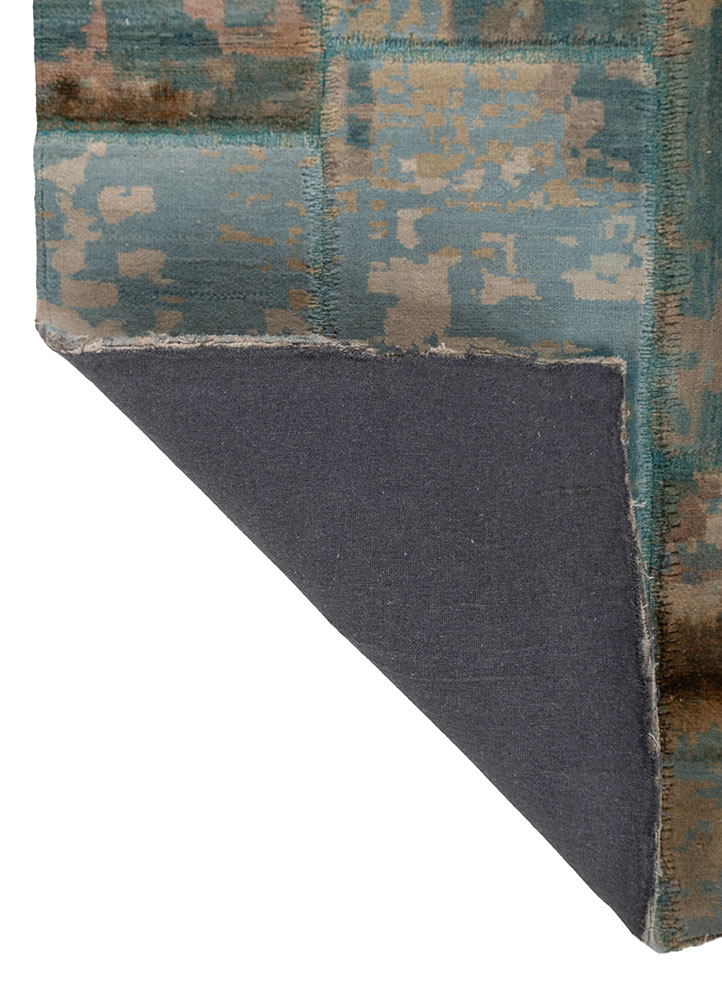 provenance blue wool hand knotted Rug - Perspective