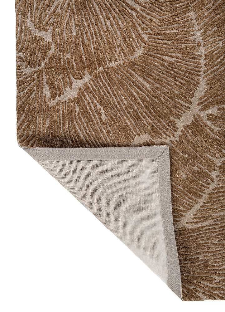 aprezo ivory wool and viscose hand tufted Rug - Perspective