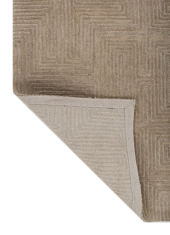 linear green wool and viscose hand tufted Rug - Perspective
