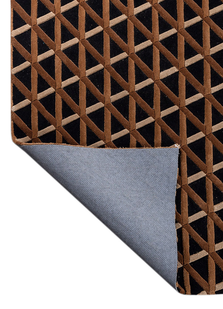 faces grey and black wool and viscose hand tufted Rug - Perspective