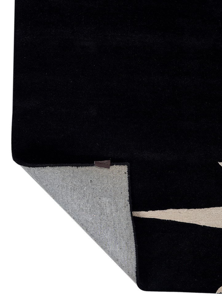 zig zag grey and black wool and viscose hand tufted Rug - Perspective