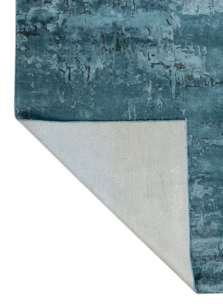 genesis blue wool and viscose hand tufted Rug - Perspective