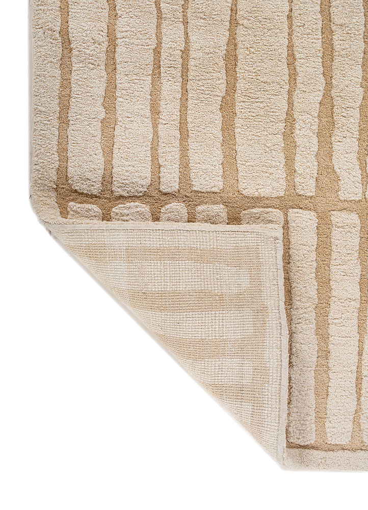 zuri ivory acrylic hand knotted Rug - Perspective