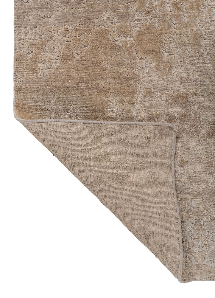 aprezo ivory silk hand knotted Rug - Perspective