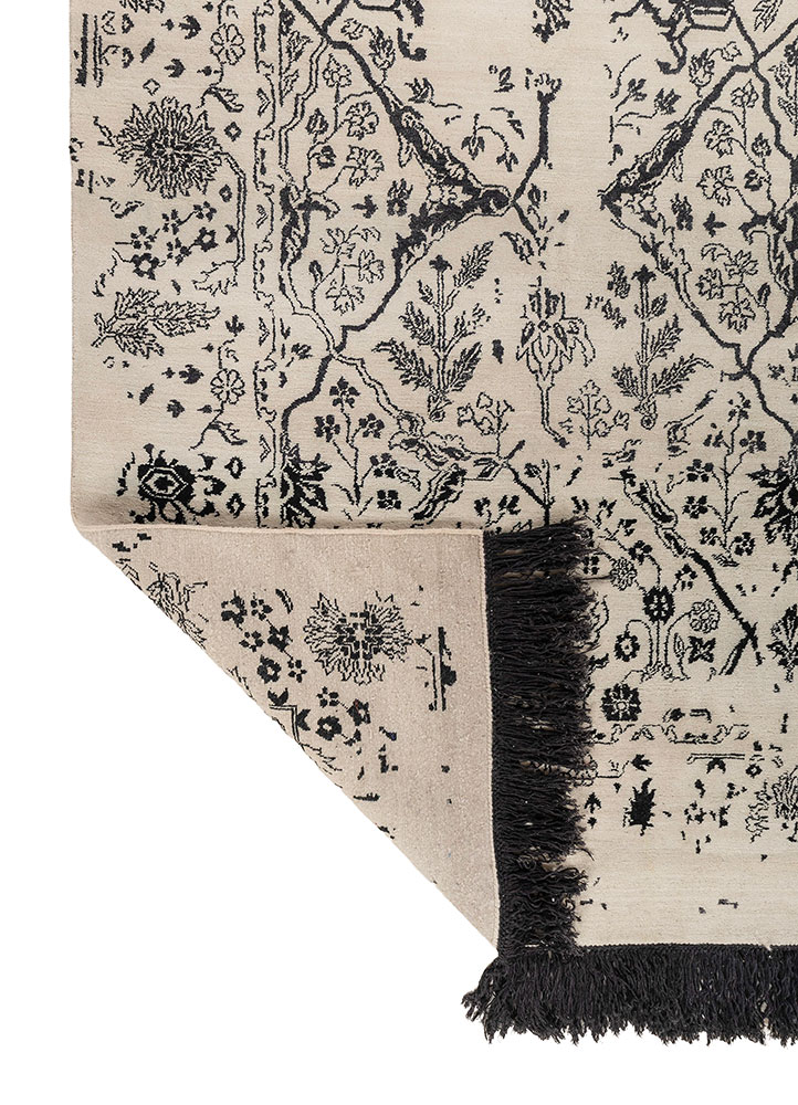 far east ivory wool and silk hand knotted Rug - Perspective