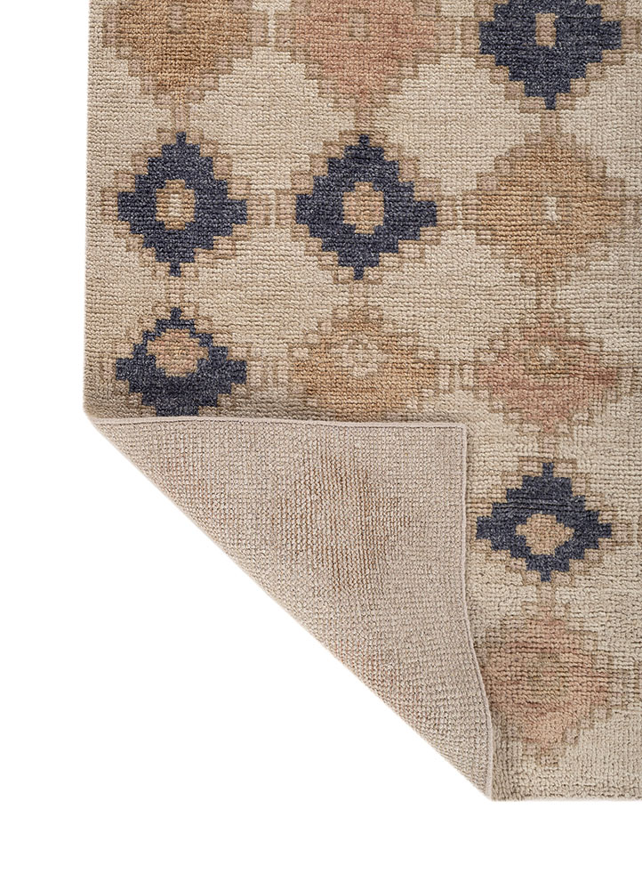 thyme ivory wool hand knotted Rug - Perspective