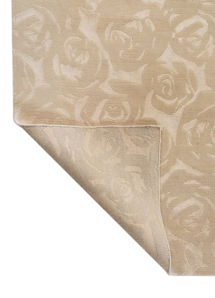 pansy ivory wool and bamboo silk hand knotted Rug - Perspective