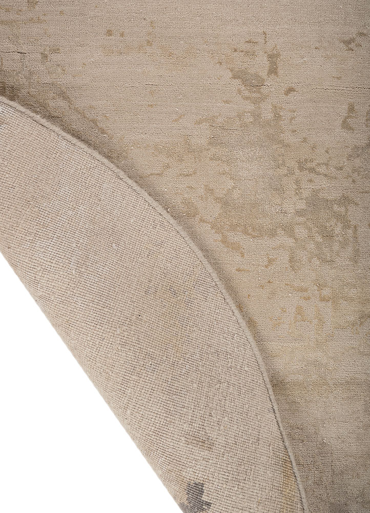 chaos theory by kavi ivory wool and bamboo silk hand knotted Rug - Perspective