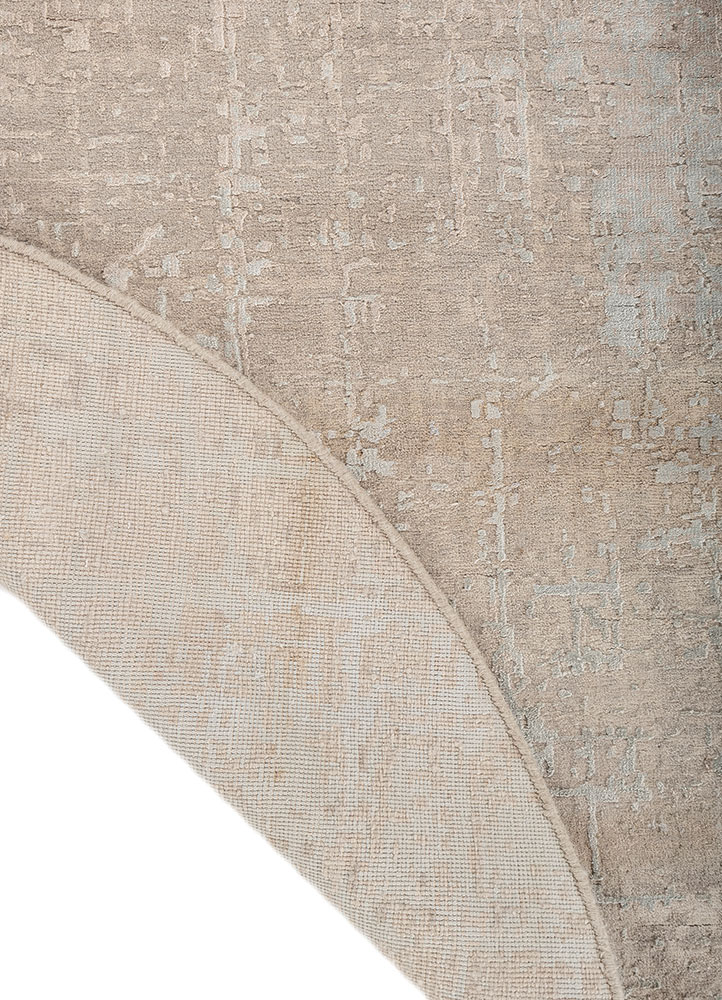 chaos theory by kavi ivory wool and bamboo silk hand knotted Rug - Perspective