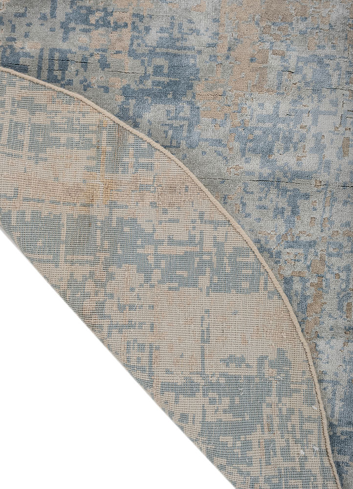 aprezo grey and black wool and bamboo silk hand knotted Rug - Perspective