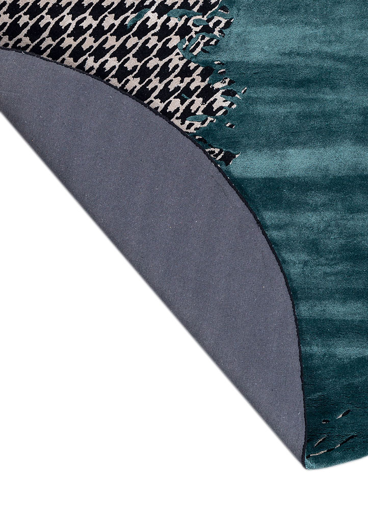 adrift blue wool and viscose hand tufted Rug - Perspective