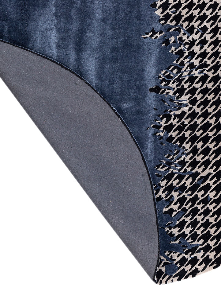 adrift blue wool and viscose hand tufted Rug - Perspective