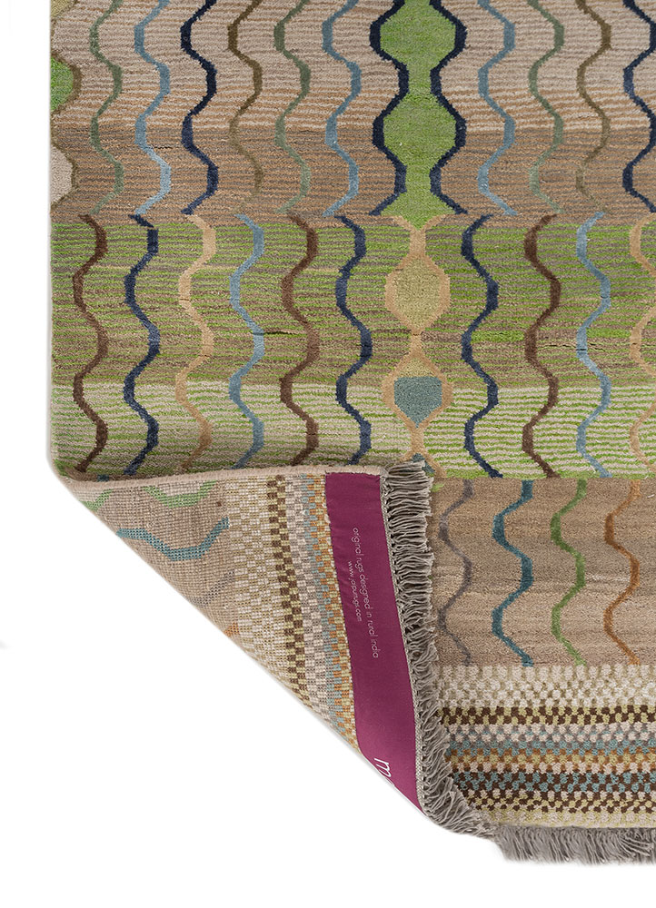 manchaha ivory wool and bamboo silk hand knotted Rug - Perspective