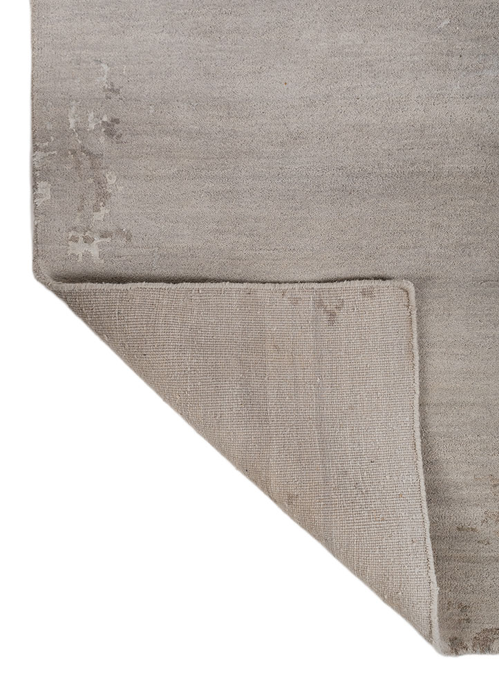 aprezo grey and black wool and bamboo silk hand knotted Rug - Perspective