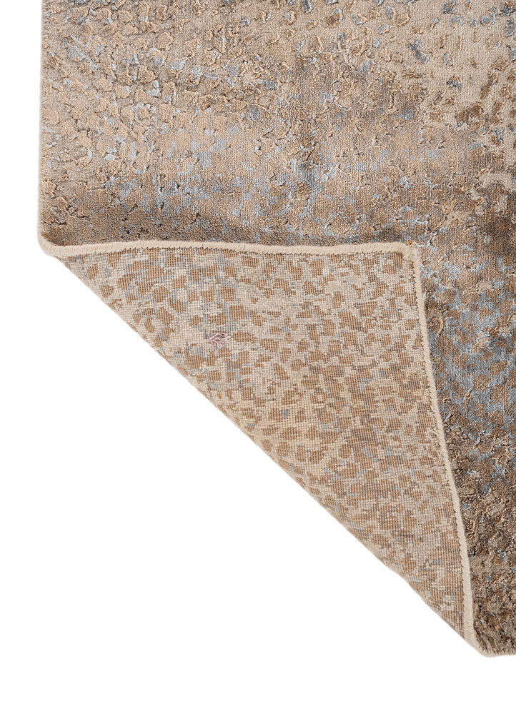 unstring by kavi ivory wool and bamboo silk hand knotted Rug - Perspective